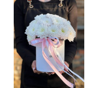 Воздушная шляпка с белой хризантемой M